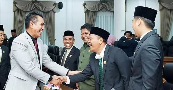 Hadiri Sumpah Jabatan Pimpinan DPRD Batanghari, Fadhil Arief: Batanghari Kian Menyejukkan