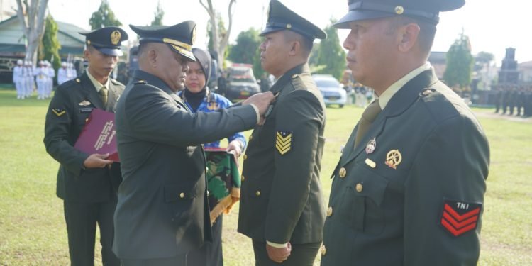 Kasrem 042/Gapu Pimpin Upacara Puncak Peringatan HUT Ke-79 TNI Tahun 2024