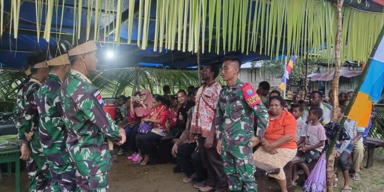 Peringati HUT TNI ke-79 dan Syukuran Kenaikan Pangkat, Satgas Yonif 642/Kps Gelar Doa Bersama Bersama Warga