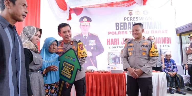 Usai Bedah Rumah, Kapolda Jambi Tinjau Langsung Rumah Nenek Minah