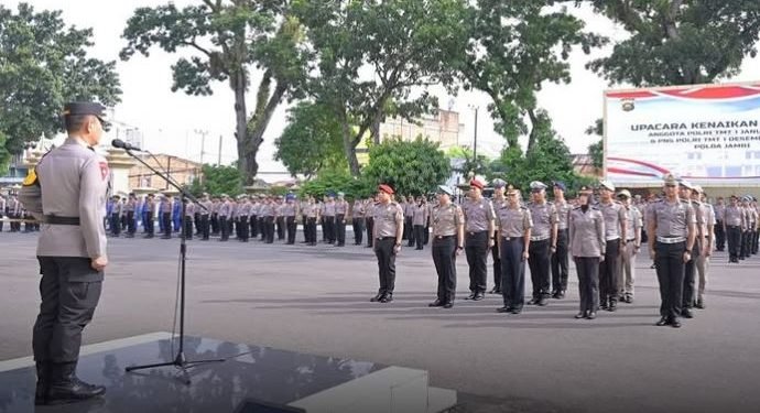 Kapolda Pimpin Upacara Kenaikan Pangkat Personel Polda Jambi
