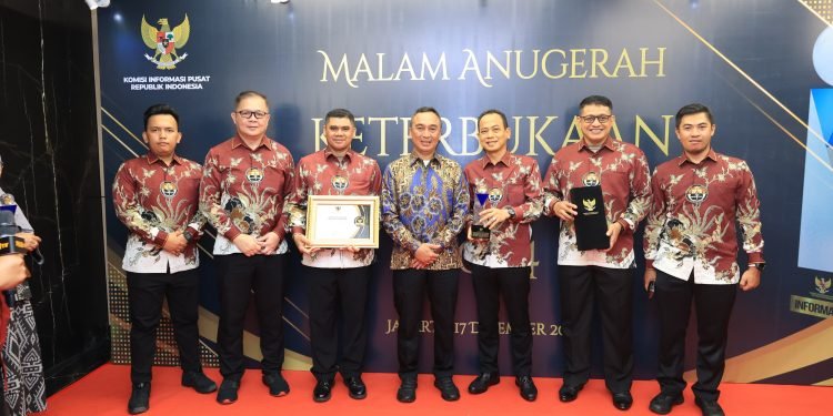 Polri Raih Predikat Informatif Dalam Penganugerahan Keterbukaan Informasi Publik 2024