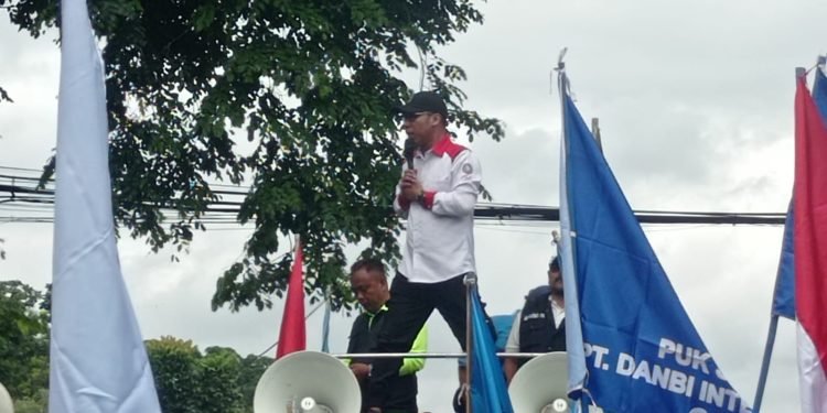 Pj Gubernur Jabar Sahkan UMK 2025 Selaraskan Peraturan Menteri Ketenagakerjaan RI