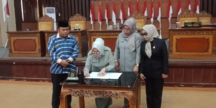 DPRD Gelar Paripurna Pengumuman Usulan Pemberhentian Bupati dan Wakil Bupati Tanjabtim