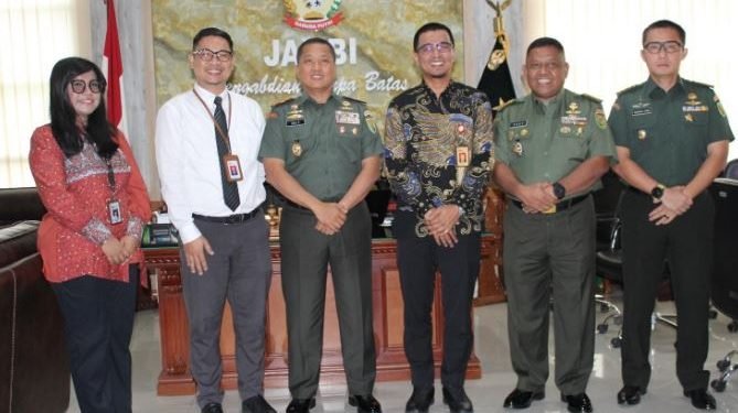 Perkuat Sinergi Pengawasan Sektor Keuangan, Kepala OJK Jambi Kunjungi Danrem 042/Gapu