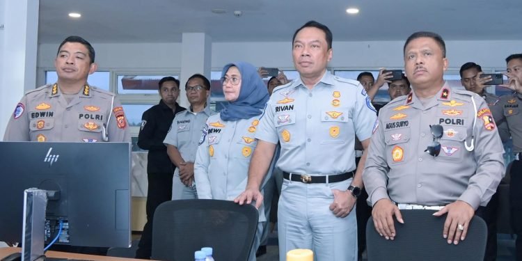 Pastikan Kelancaran Arus Mudik dan Balik Idul Fitri 2025, Korlantas Polri dan Jasa Raharja Survei Jalur Tol Trans Jawa,