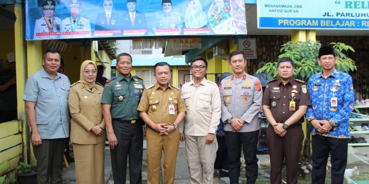 Danrem 042/Gapu Hadiri Launching  Program Makan Bergizi