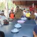 Gubernur Al Haris Serahkan Bansos Korban Kebakaran Rumah di Desa Sungai Itik