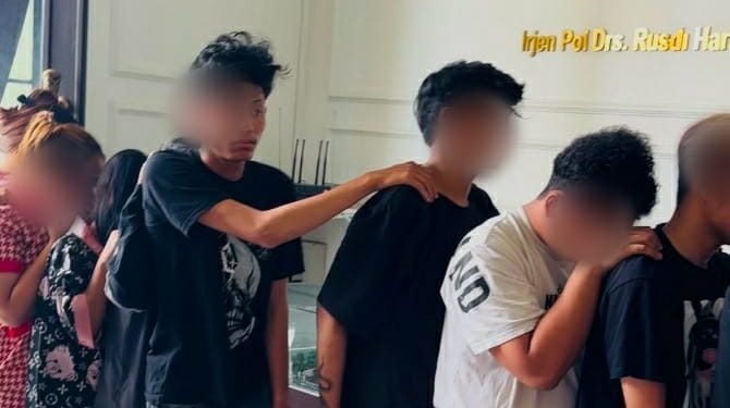 Tak Terima Batalkan Pesanan, Pelaku Michat Keroyok Pelanggan