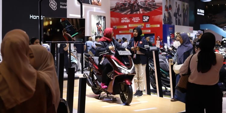 New Honda PCX160 Jadi Idola Konsumen IIMS 2025