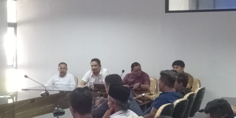 Imbas Penutupan Tambang Pasir, Warga Blitar Adukan Nasib ke Komisi III DPRD