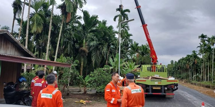 Efek Berganda Hulu Migas, Warga Parit Lapis Nikmati Penerangan Jalan Parit Lapis