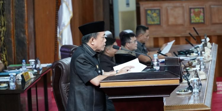 Gubernur Al Haris Jawab dan Jelaskan Pandangan Umum Fraksi DPRD