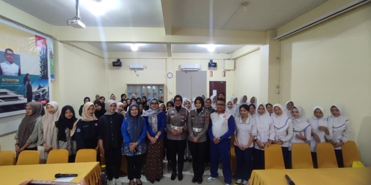 Kartini Muda Aman dan Menawan di Perjalanan, Sinsen dan Satlantas Gelar Seminar Safety Riding di Universitas Adiwangsa Jambi