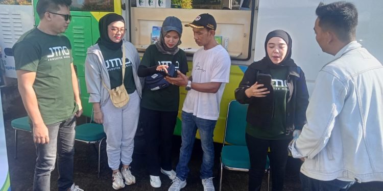 Semarak May Day dengan Layanan Langsung dan Senam Sehat Bersama Pekerja