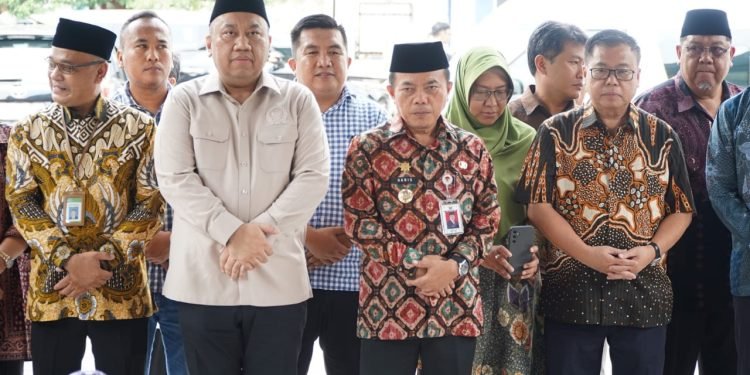Gubernur Al Haris Harap Revisi UU Sisdiknas Berpihak pada Guru