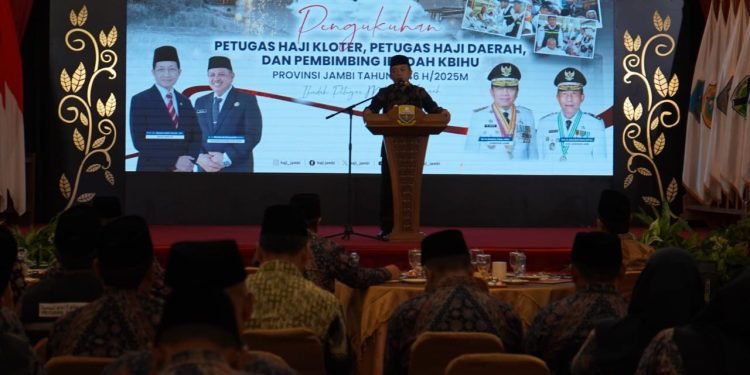 Gubernur Al Haris Kukuhkan 54 Petugas Haji Provinsi Jambi