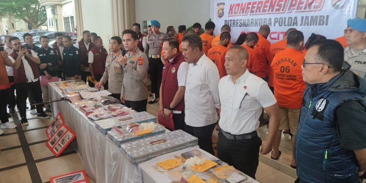Bongkar Jaringan Narkoba Internasional, Polda Jambi Sita Uang Rp1,4 Miliar dan Senjata Api