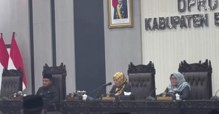 DPRD Kabupaten Blitar Sampaikan Pandangan Umum Fraksi Terkait Raperda RPJMD 2025-2029 dalam Rapat Paripurna