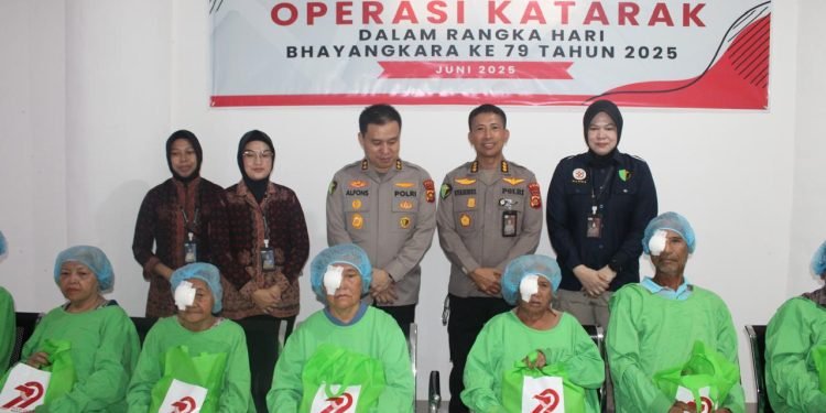Bakti Kesehatan Polda Jambi: Operasi Katarak dan Pemeriksaan Gratis bagi 317 Warga