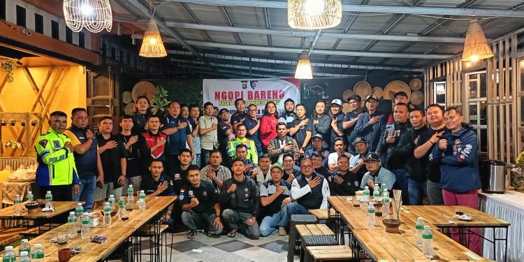 Satlantas Polres Kerinci Gelar Ngopi Bareng Komunitas Otomotif Bahas Tertib Lalu Lintas dan Persiapan HUT Bhayangkara ke-79