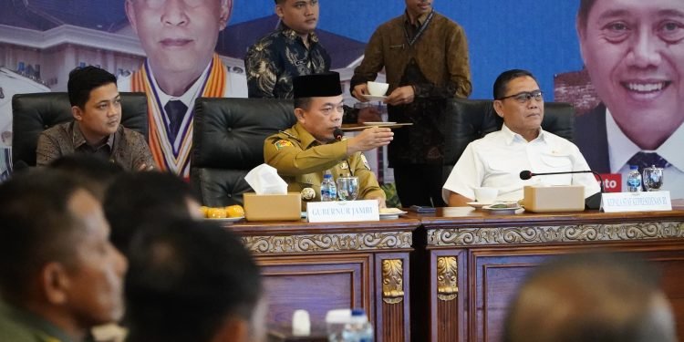 Kepala Staf Kepresidenan Tinjau Kesiapan Penanganan Karhutla dan Tata Kelola Energi Jambi