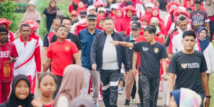 Ketua DPRD Kota Jambi dan Kapolresta Jambi Ikuti Jalan Santai Bersama Ratusan Masyarakat Meriahkan HUT RI ke 80