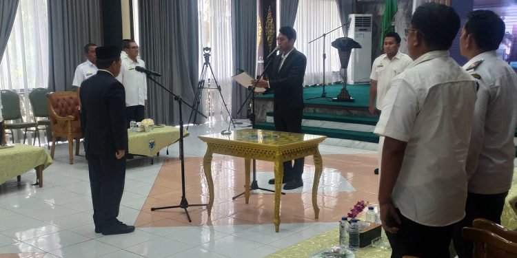 Lantik Mula P. Rambe Sebagai Pj Sekda Batang Hari, Bupati Fadhil Minta Percepat Program Prioritas Daerah