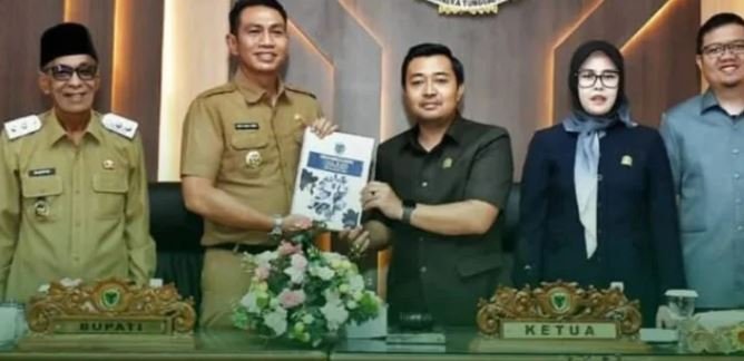 DPRD Batang Hari Terima Nota Pengantar RAPBDP dan RPJMD 2025–2029 dari Pemkab