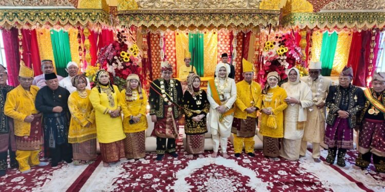 Hesti Haris Saksikan Penganugerahan Gelar Adat untuk Bupati Tanjung Jabung Timur
