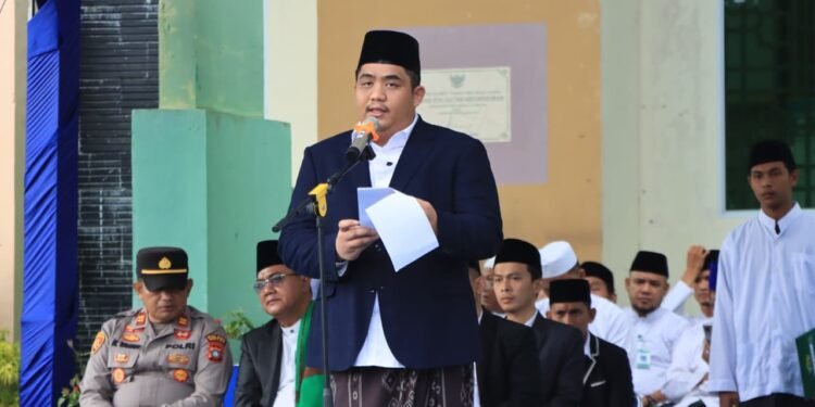 Pimpin Upacara Hari Santri Nasional 2025, Bupati Roby Kurniawan Bacakan Amanat Menag RI