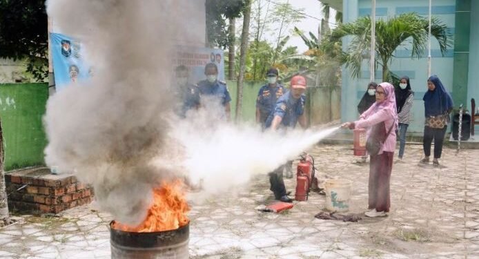 Gandeng Damkar, Pertamina EP Jambi Edukasi Potensi Kebakaran dan Pemadaman