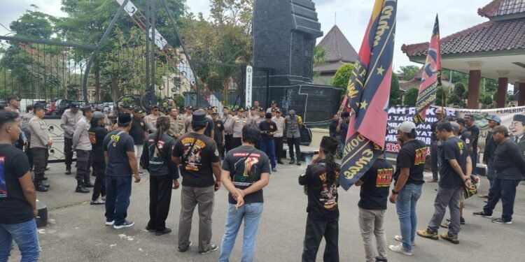 Blitar Memanas! GPI Geruduk Kantor PUPR, Soroti Anggaran Mengendap dan Proyek Mandek