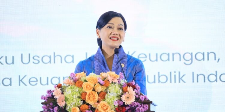 OJK Luncurkan Buku Saku Literasi Keuangan untuk Pekerja Migran Indonesia