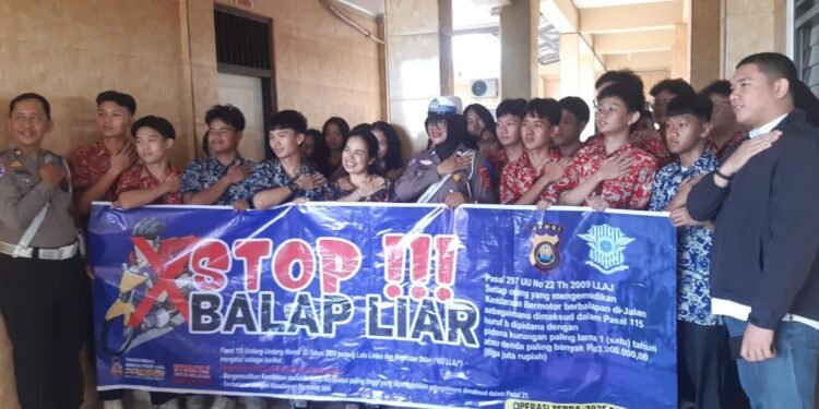 Satgas Preemtif Operasi Zebra Siginjai Sosialisasikan Bahaya Balap Liar di SMK Unggul Sakti Jambi