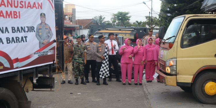 Polda Jambi Kirim Bantuan Kemanusiaan untuk Korban Banjir di Sumbar