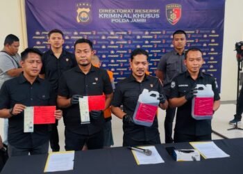 Dua Sopir dan Dua Truk Tangki Pengangkut Solar Ilegal Diamankan Ditreskrimsus Polda Jambi