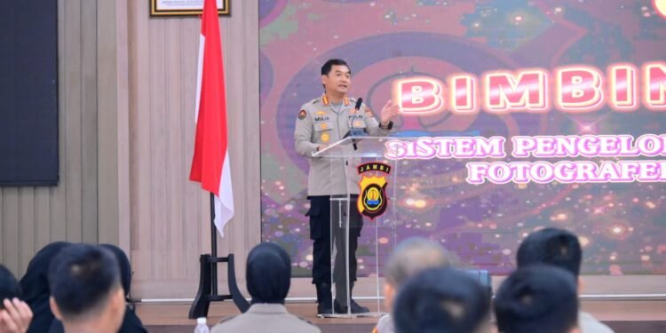 Tingkatkan Kompetensi Digital, Bidhumas Polda Jambi Latih Personel Kelola Informasi dan Konten Visual