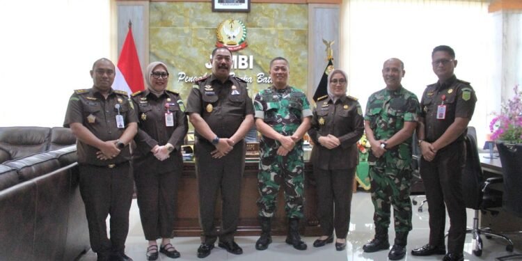 Danrem 042/Gapu Terima Audiensi Kajati Jambi, Perkuat Sinergi Penegakan Hukum dan Stabilitas Daerah