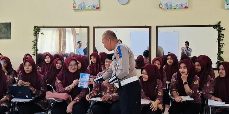 Ditlantas Polda Jambi Gelar ‘Police Goes to Campus’