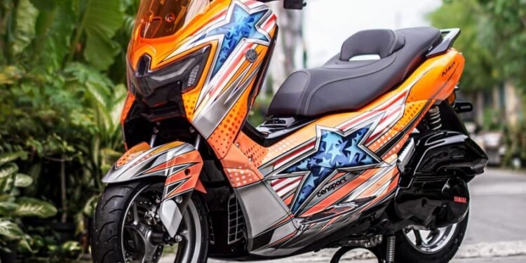 Bikin Auto Pangling, Modifikator Ini Bawa Nuansa Nostalgia Balap Legendaris di Modifikasi NMAX “TURBO”