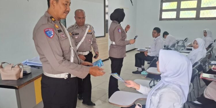 Tak Hanya Fokus Penindakan dengan Teguran, Operasi Zebra Siginjai Juga Fokuskan Edukasi Keselamatan