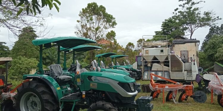 Pemkab Kaur Terima Bantuan Traktor dari Kementan, Pertanian Diharapkan Semakin Maju