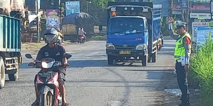 Antisipasi Kemacetan dan Kecelakaan, Ditlantas Polda Jambi Sterilisasi Bahu Jalan Jalur Mudik Nataru