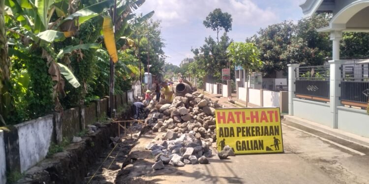 Talut Tanpa Identitas di Desa Tlogo Disorot Warga, Diduga Langgar Prinsip Transparansi Publik