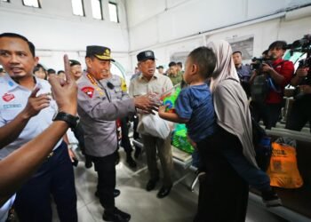 Kapolri Tinjau Stasiun Pasar Senen, Pastikan Kesiapan Pengamanan dan Pelayanan Nataru 2025