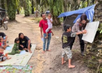 Kurangi Buta Aksara, Polsek Bajubang Edukasi Anak SAD